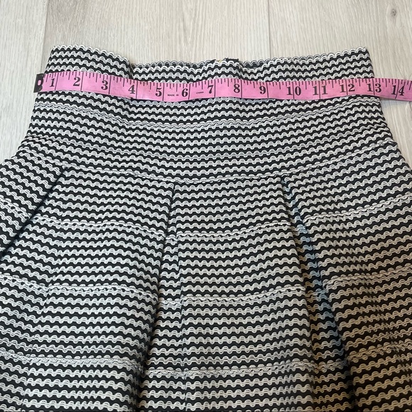 NWOT Petit Gateau Black and White Rick Rack Pleated Mini Skirt Size Large - Picture 8 of 9